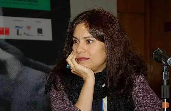 CAROLA SAAVEDRA